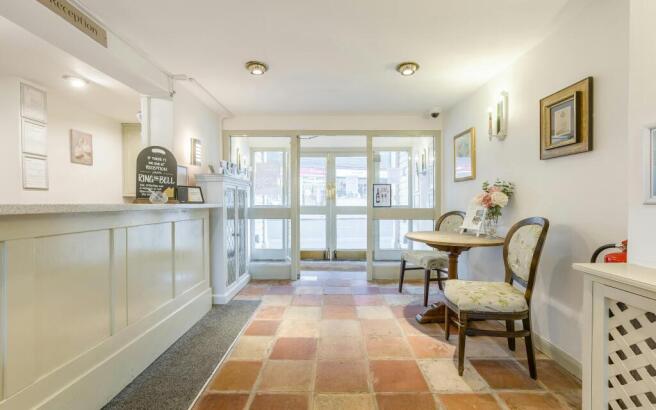 8685234-interior01.jpg