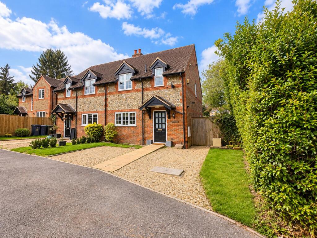 Main image of property: Barn Court, HP12
