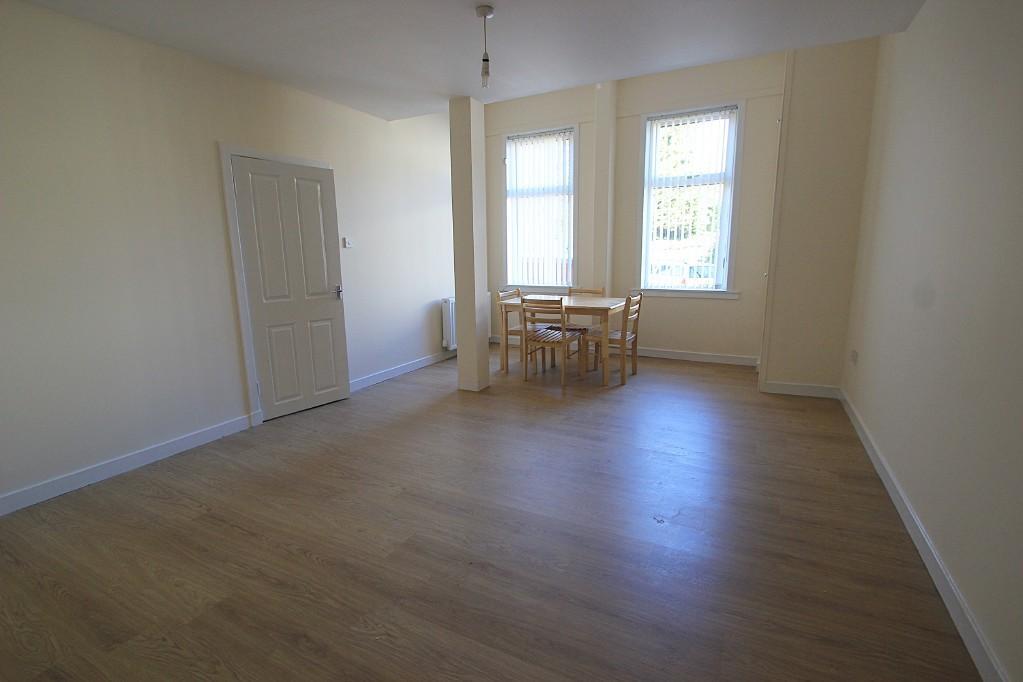 Apartment in Glasgow, East Dunbartonshire - View 3