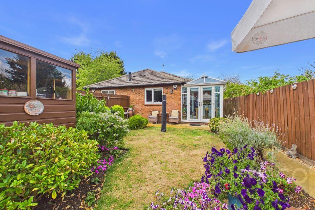 House in Northampton, West Northamptonshire - View 2