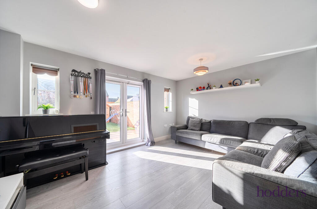 Chertsey, Surrey, KT16 photo 2