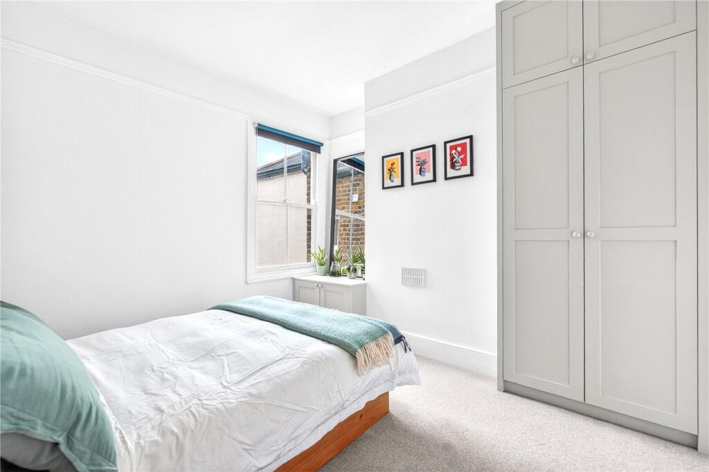 Apartment in London - View 5