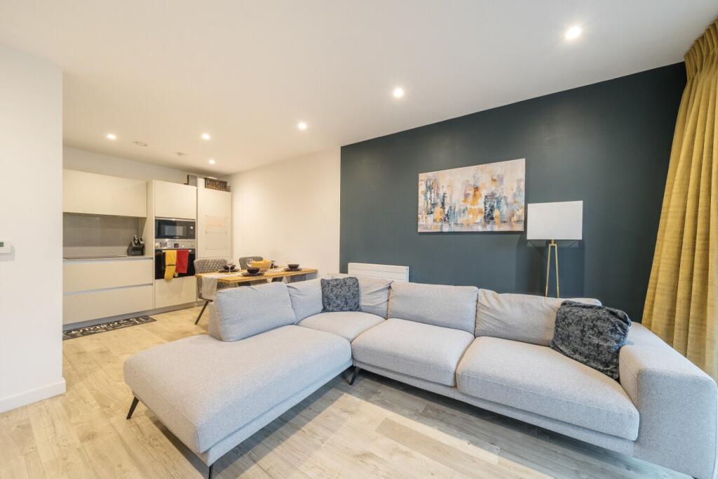 Apartment in London - View 5