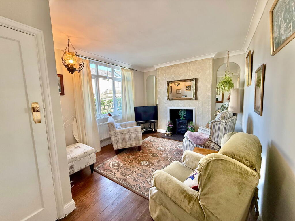 Main image of property: Clevis Hill, Porthcawl, CF36 5NT