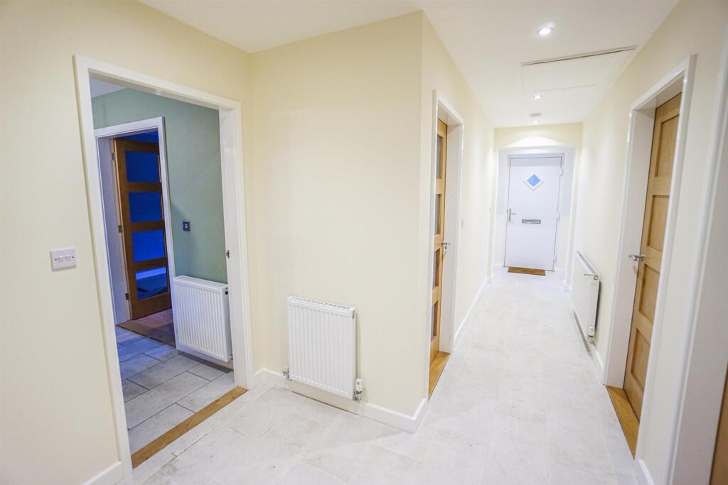 Fox's Place, Old Road, Chesterfield photo 3