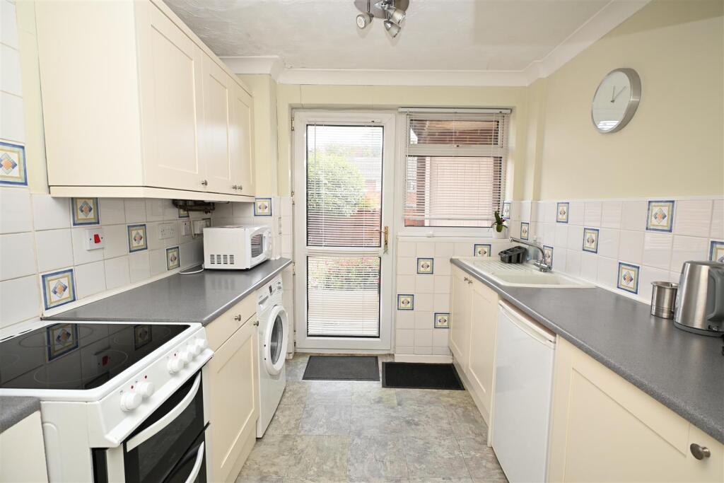 House in Basingstoke and Deane, Basingstoke - View 2