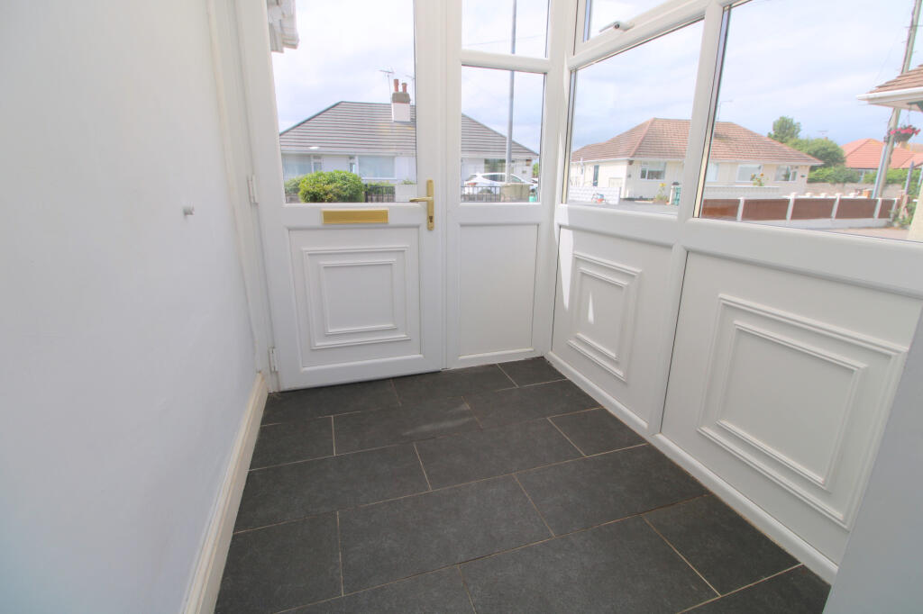 Moelwyn Avenue West,  Kinmel Bay, LL18 photo 3