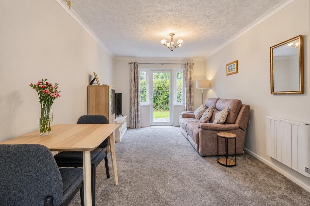 Apartment in Thatcham, West Berkshire - View 4