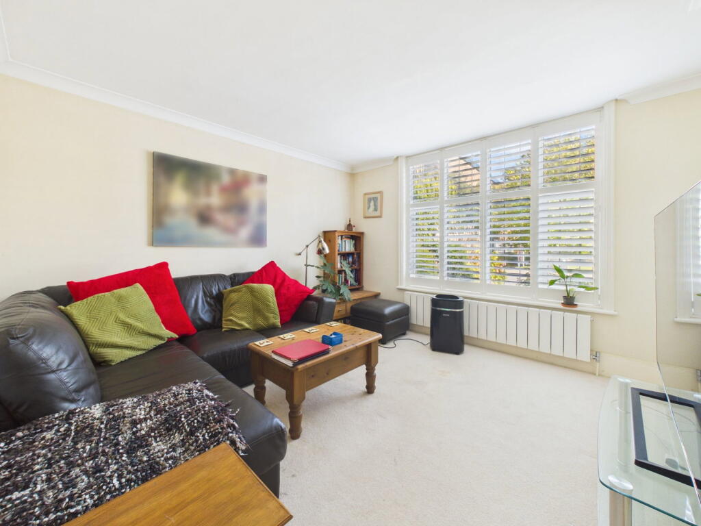 Apartment in Brighton - View 3