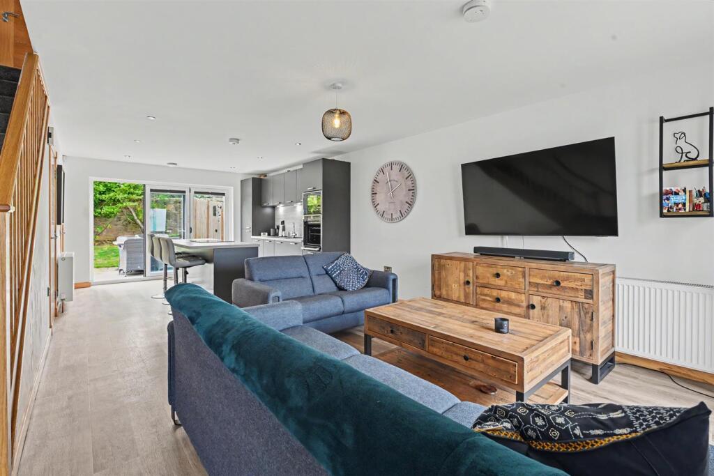 House in Kirkcaldy - More