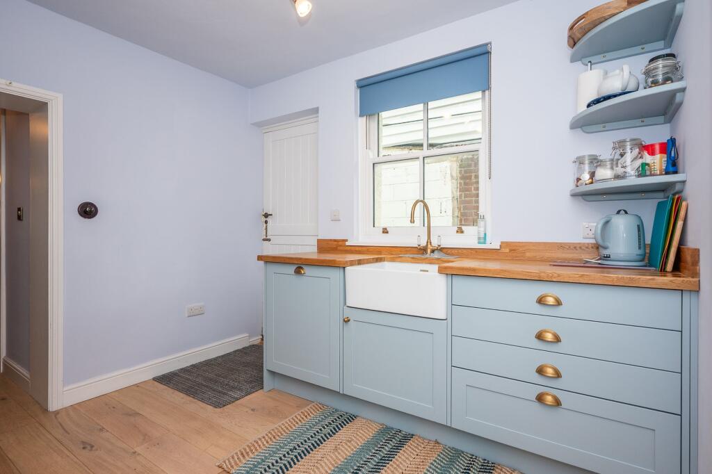 Mid Terraced Cottage in the Heart of Cley photo 3
