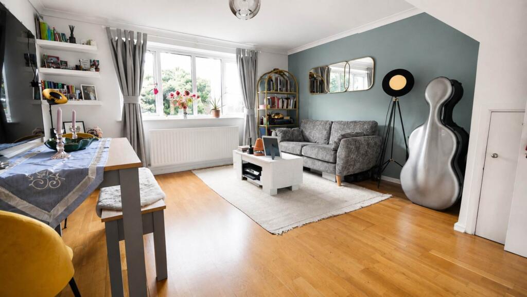 Apartment in St Albans - View 3