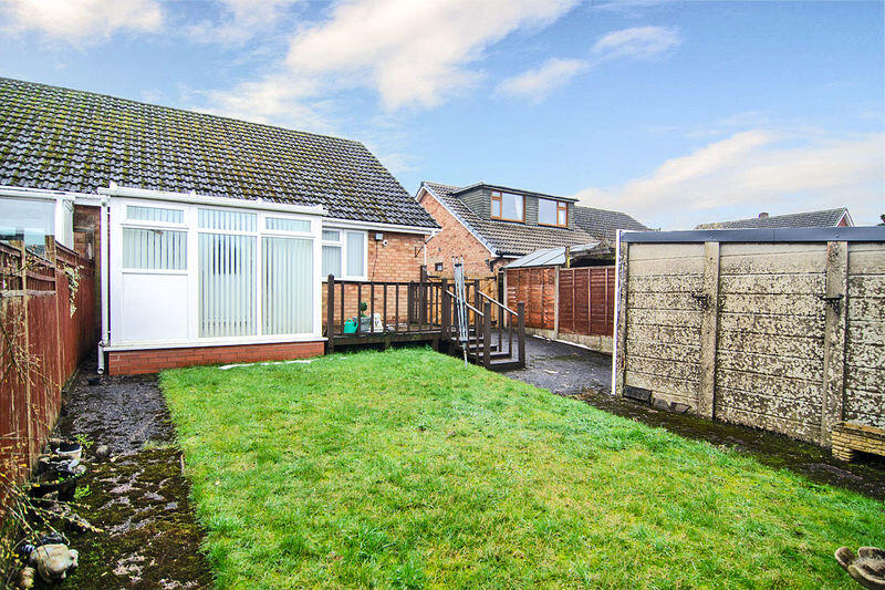 Columbian Crescent, Burntwood photo 2
