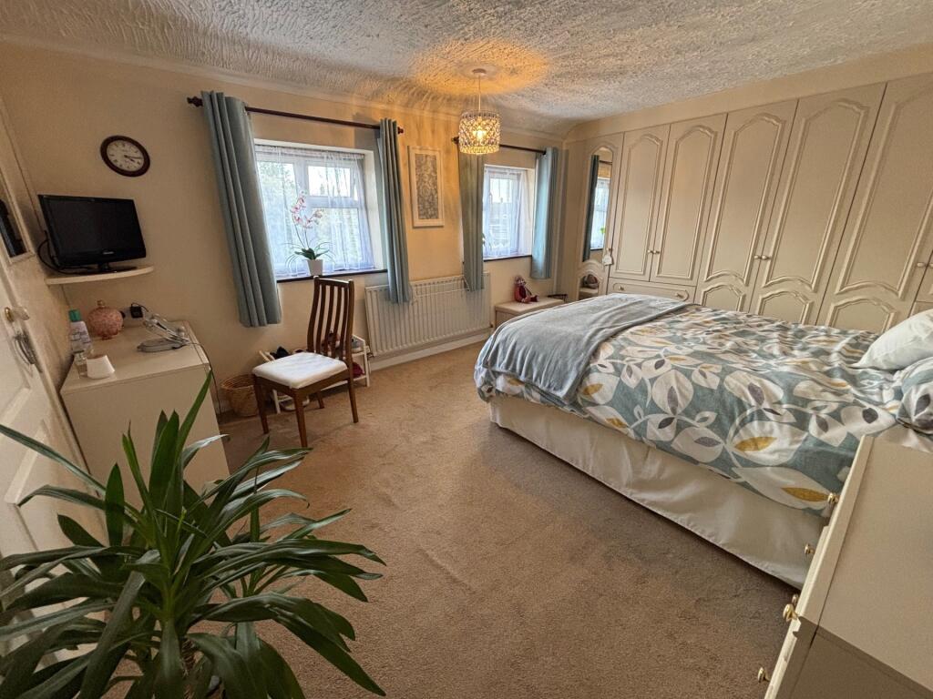 Additional image 3 of Manor Road, London Colney, AL2