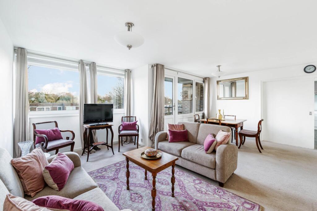 Apartment in London - View 3