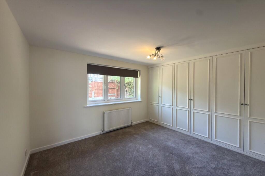 House in Elmbridge, Cobham - More