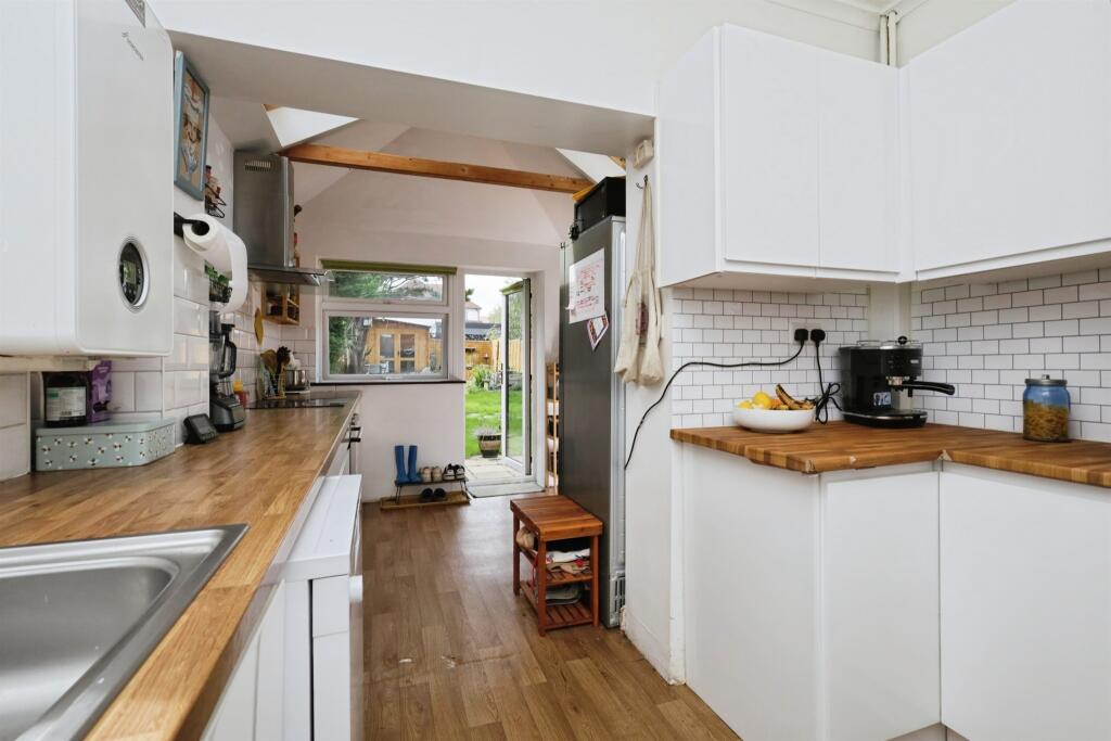 Brodrick Road, Eastbourne photo 4