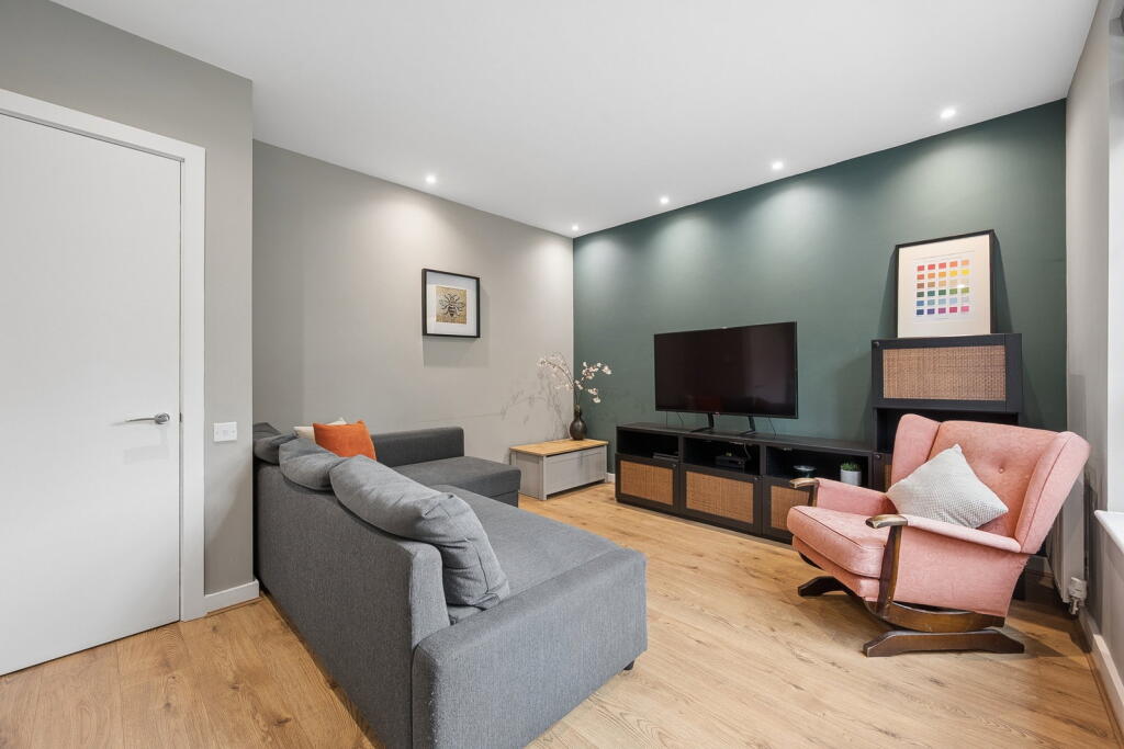 House in Stockport, Greater Manchester - View 4