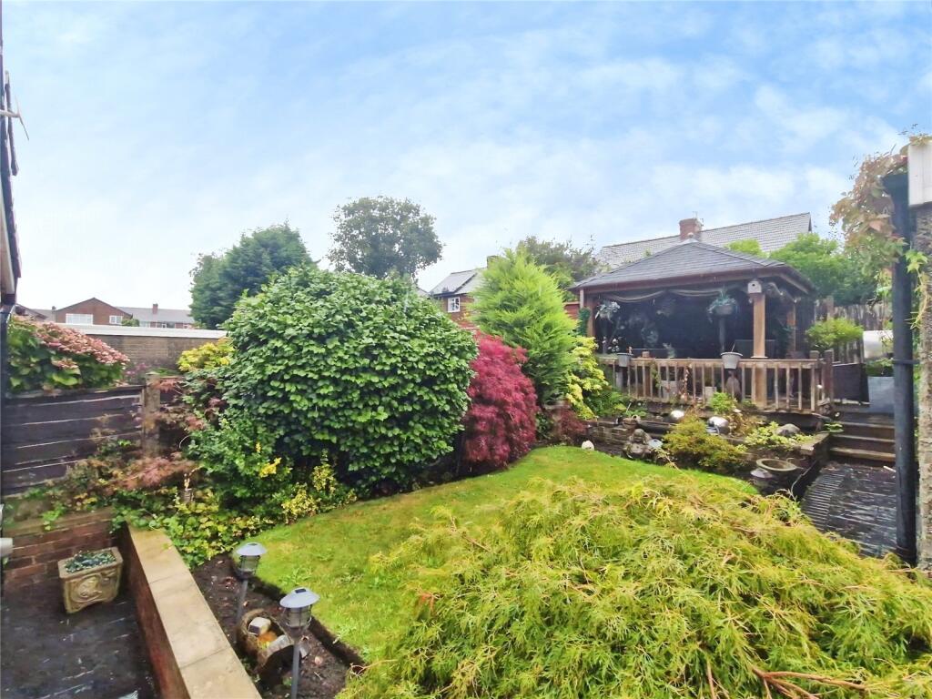 House in Salford, Walkden - More