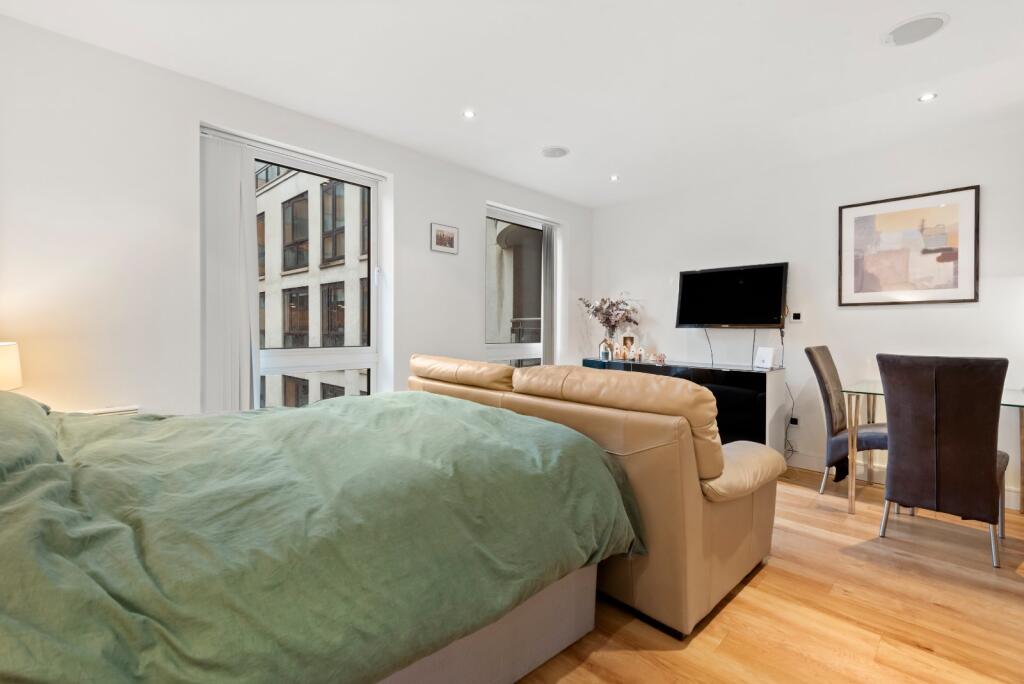 Studio flat for rent