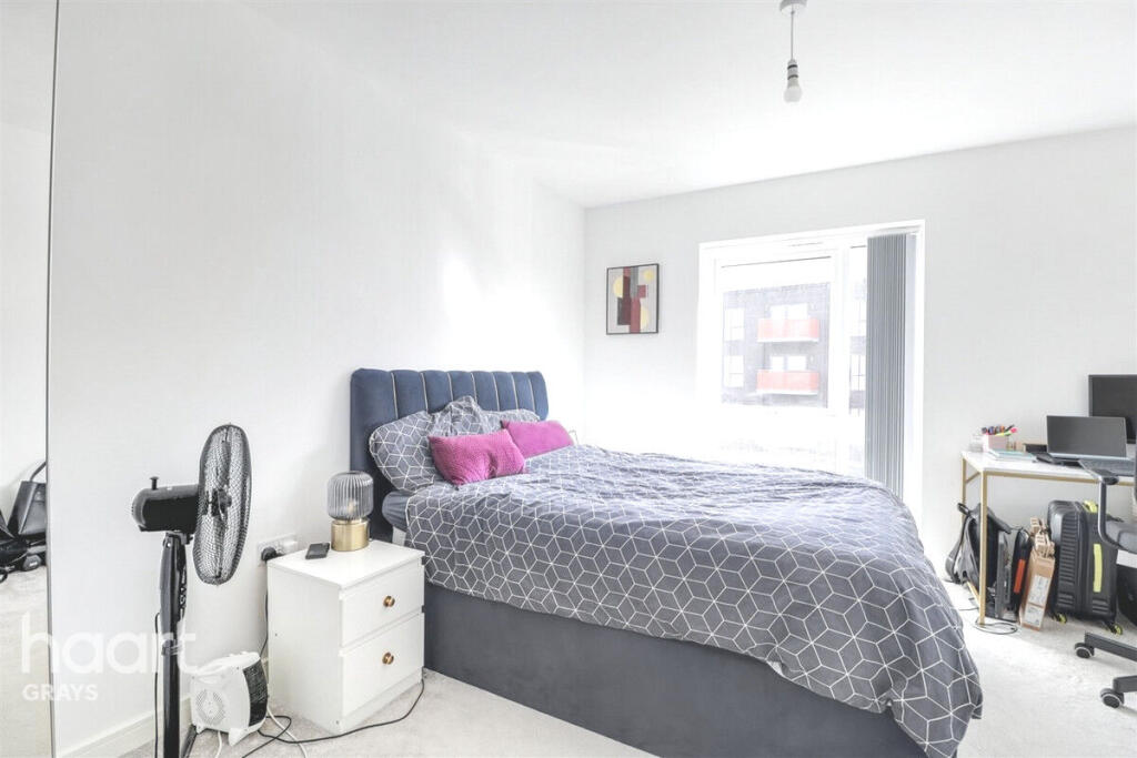 Apartment in Thurrock, Essex - View 5