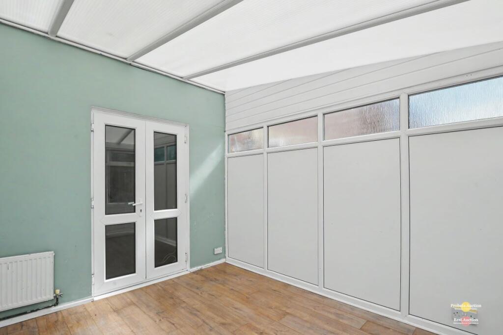 House in South Kesteven, Grantham - More