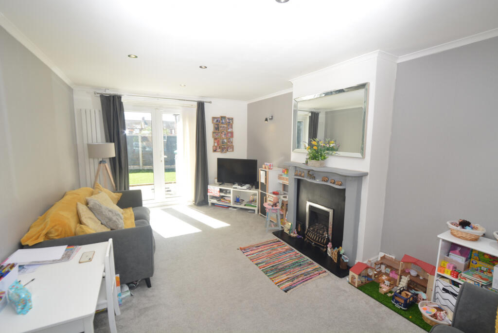 Wychelm Road, Partington, M31 4FW photo 2