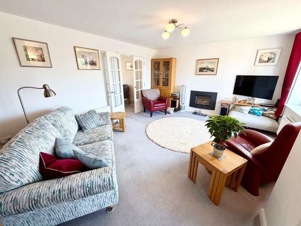 House in Royal Wootton Bassett, Wiltshire - View 4