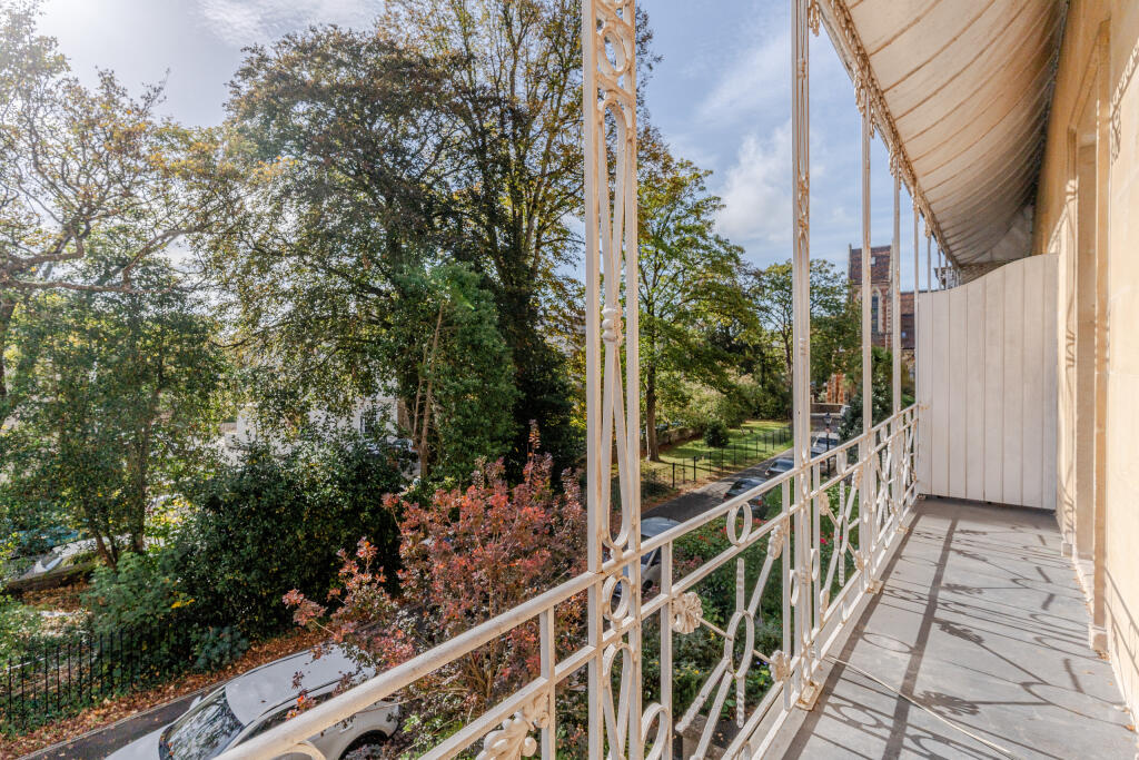 Apartment in Bristol - View 2