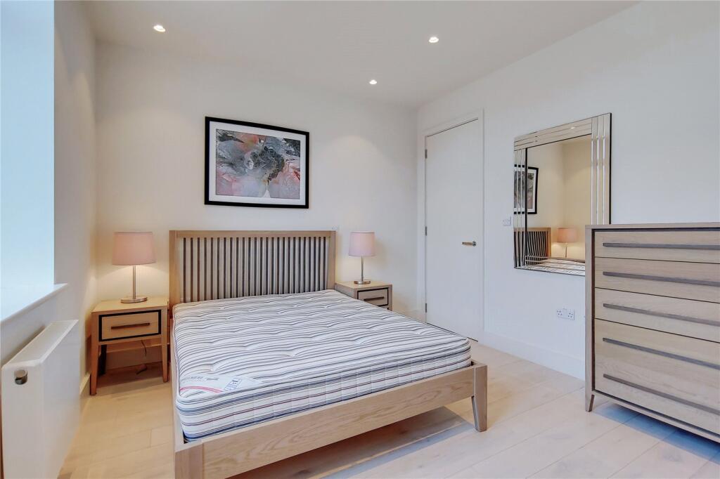 Apartment in London - View 5