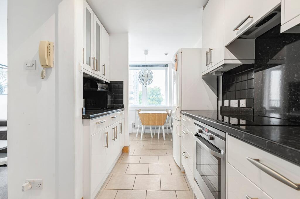 Garratt Lane, Earlsfield, London, SW18 photo 2