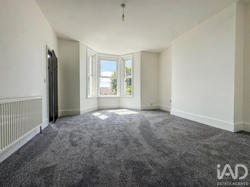 Apartment in Plymouth - View 3