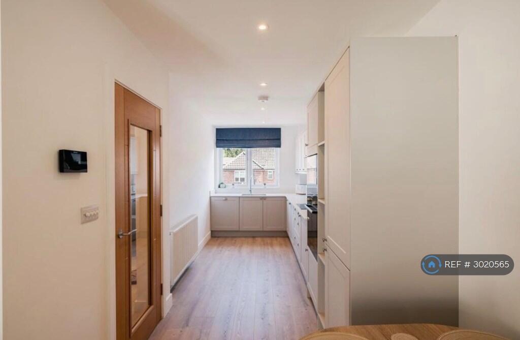House in Croydon - View 5