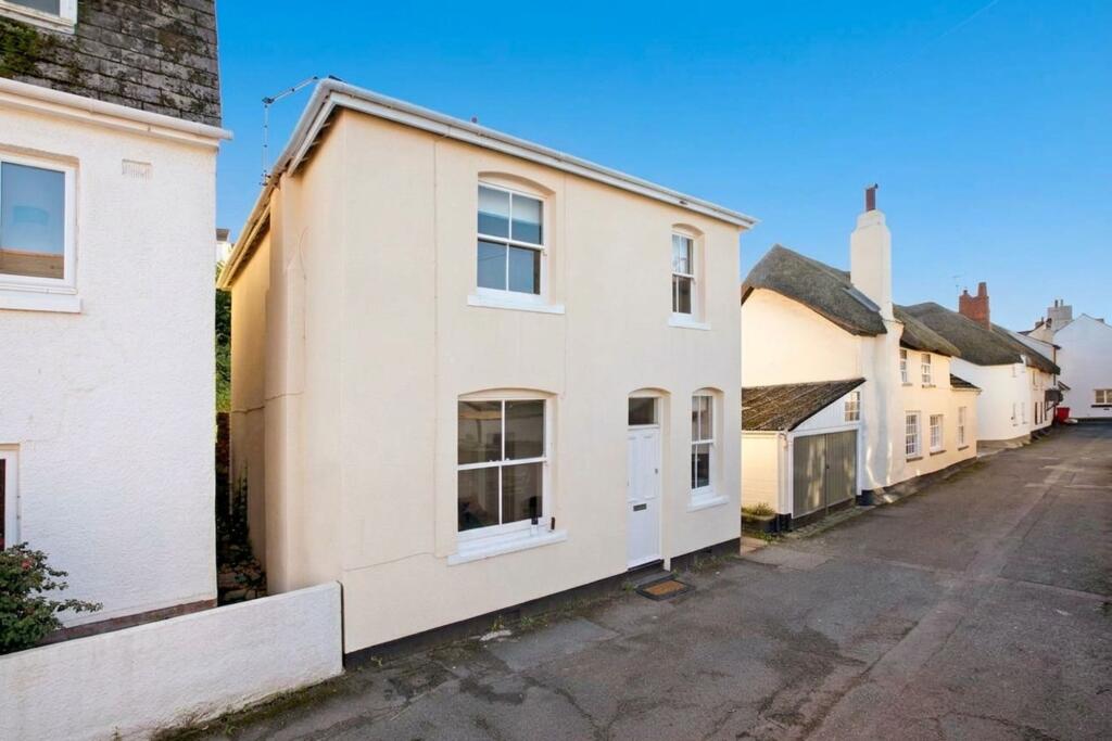 Main image of property: First Floor Flat, Dagmar Street, TQ14