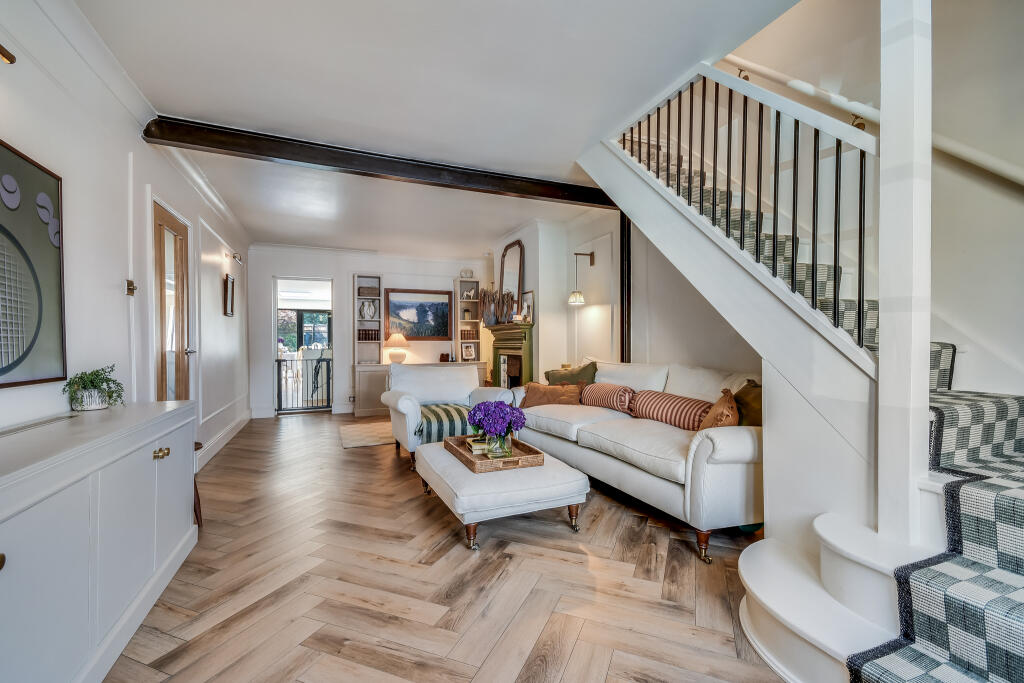 House in Epping Forest, Ongar - View 2