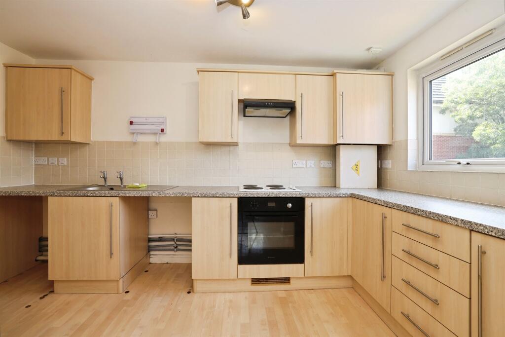 Apartment in Swindon - More