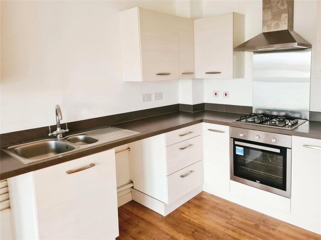 Apartment in Southampton, Maybush - View 4