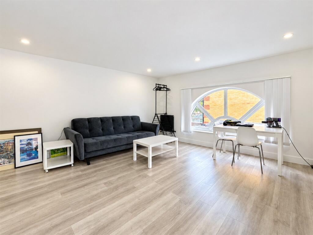 Apartment in London - View 5