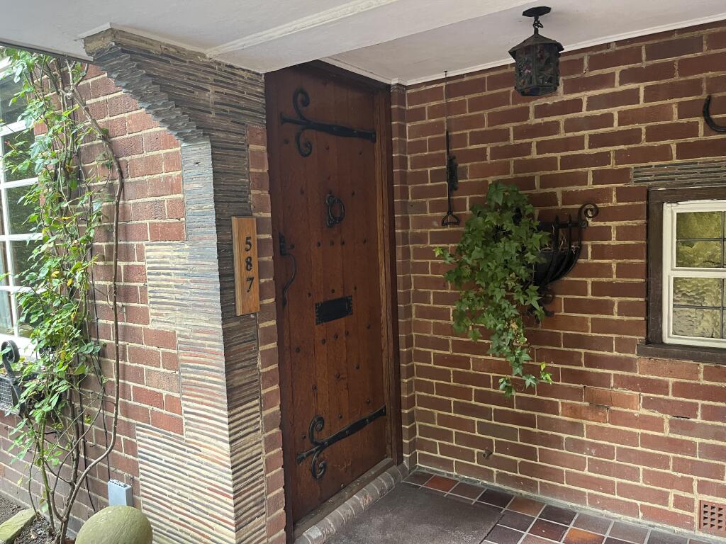 587 Burton Road photo 3
