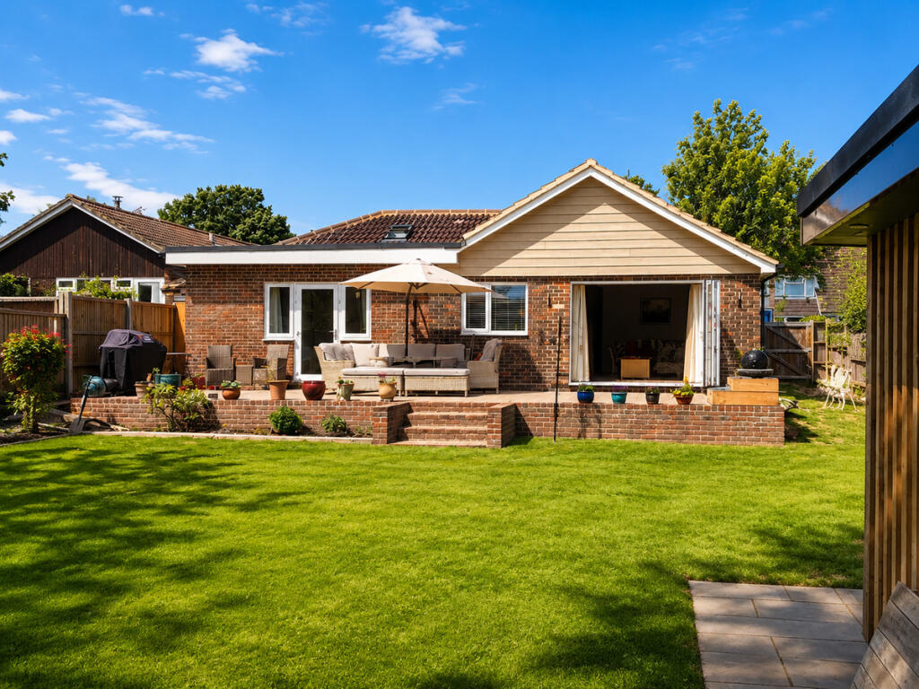 House in Chichester, Midhurst - View 2