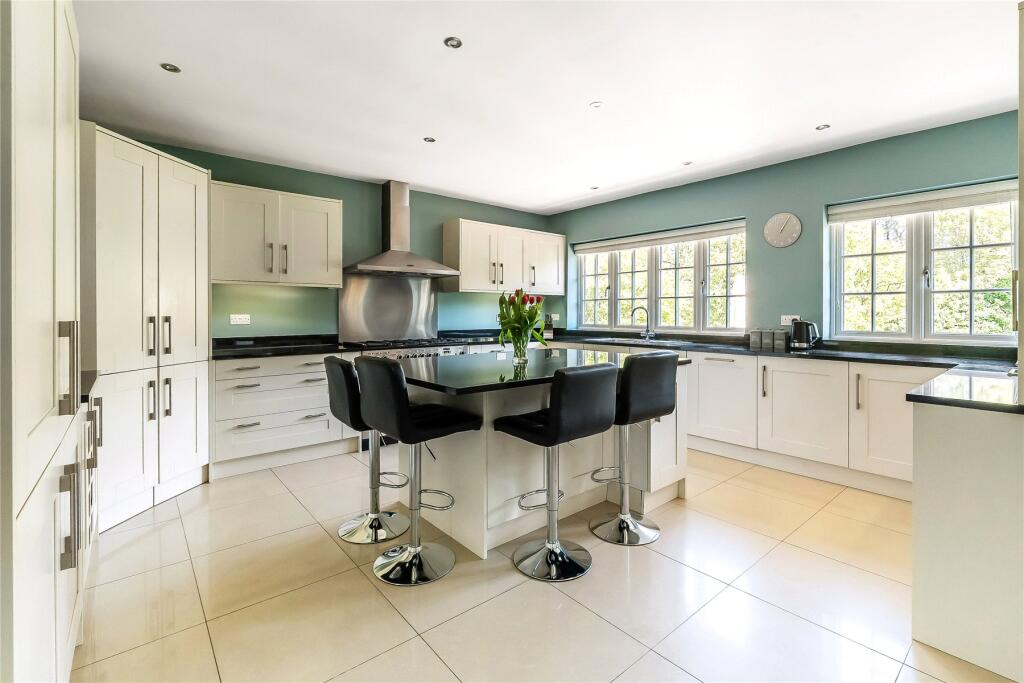 Churt Road, Hindhead, Surrey, GU26 photo 3
