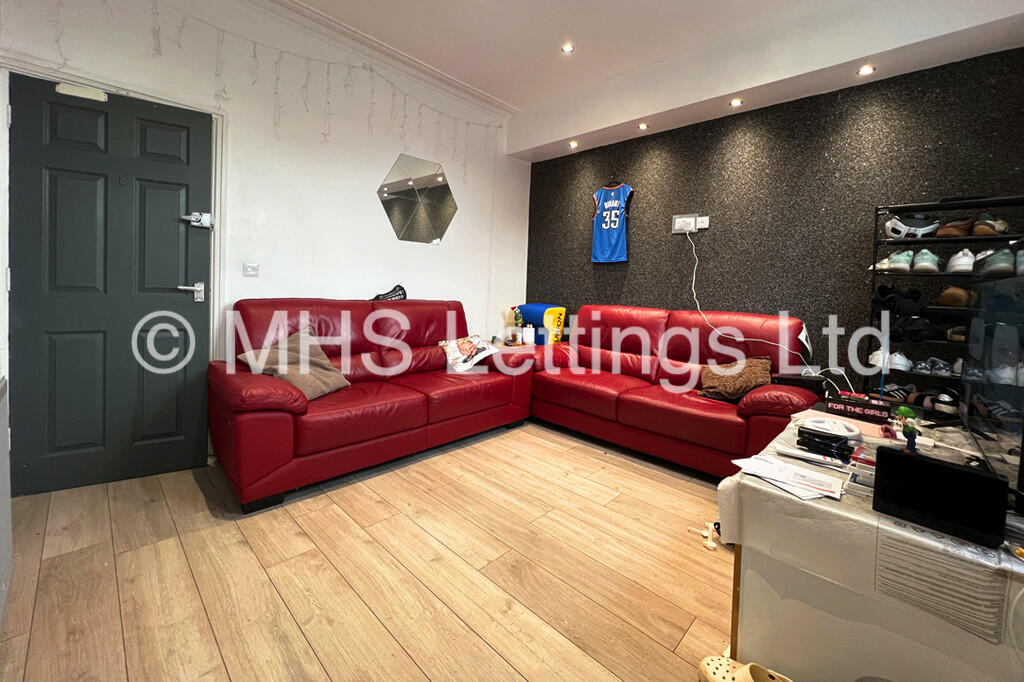 6 bedroom terraced house for rent