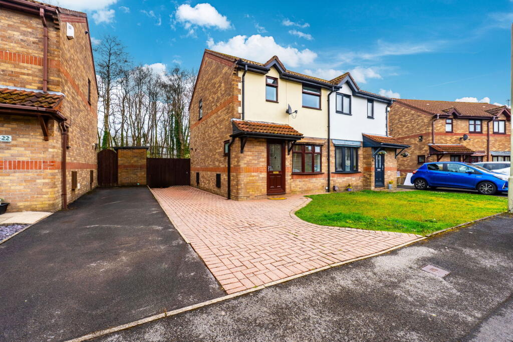 Main image of property: Castell Morgraig, Caerphilly, CF83 3JH