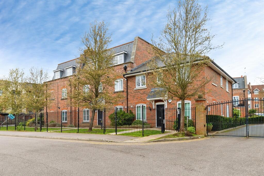 Main image of property: Great North Road, Hatfield