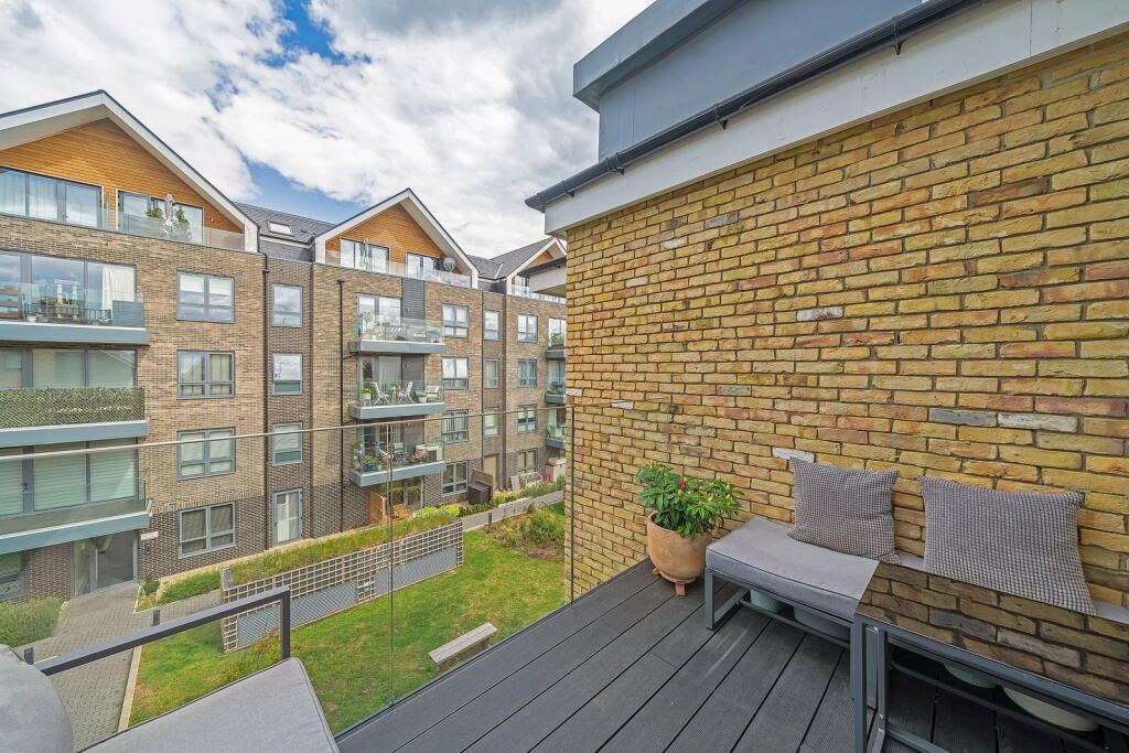 Apartment in Kingston upon Thames, Surbiton - View 4