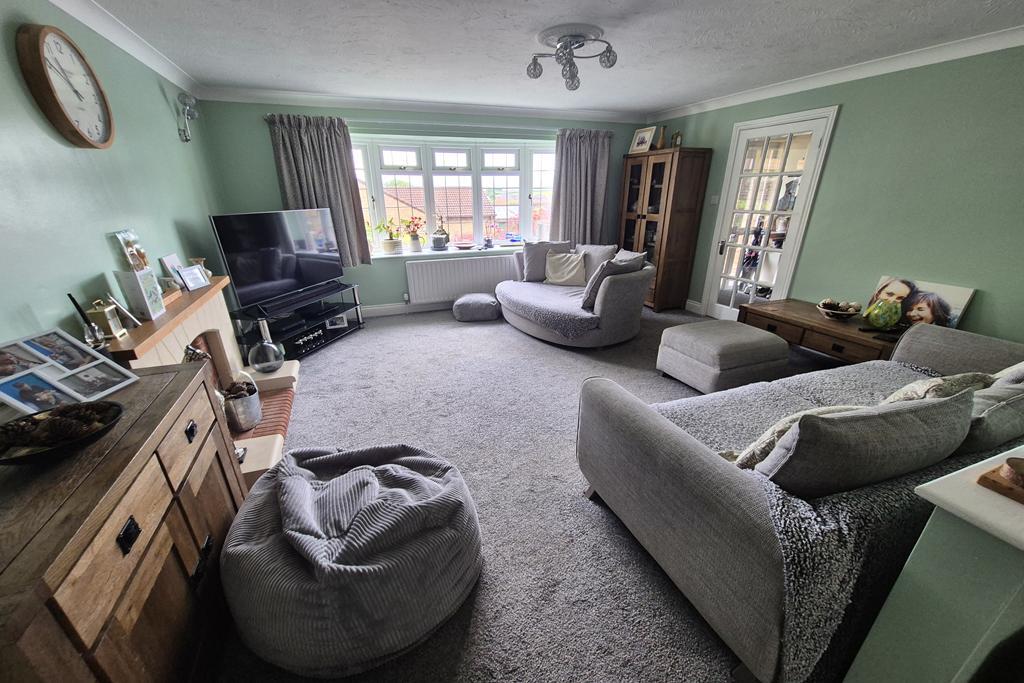 Fox Meadows, Crewkerne, TA18 photo 4
