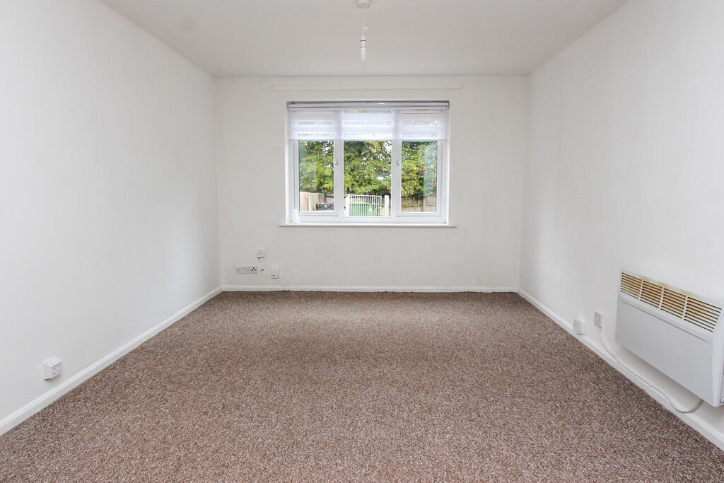 Apartment in Northampton - View 5