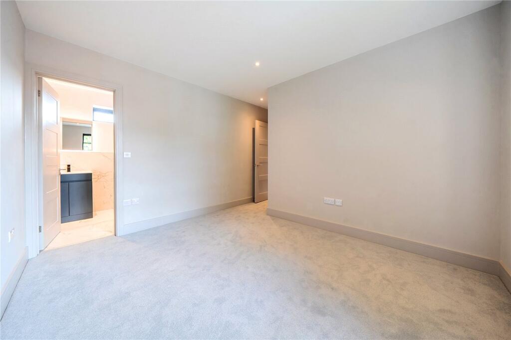 House in London - View 5