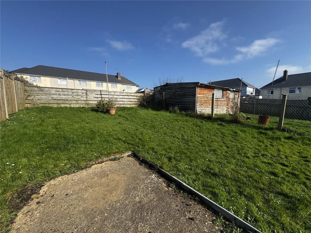 Bentlass Terrace, Pennar, Pembroke Dock, Pembrokeshire, SA72 photo 3