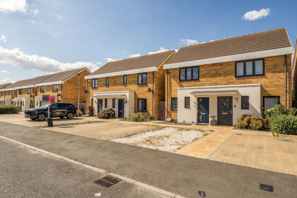 Main image of property: Sanderling Close, East Tilbury, RM18
